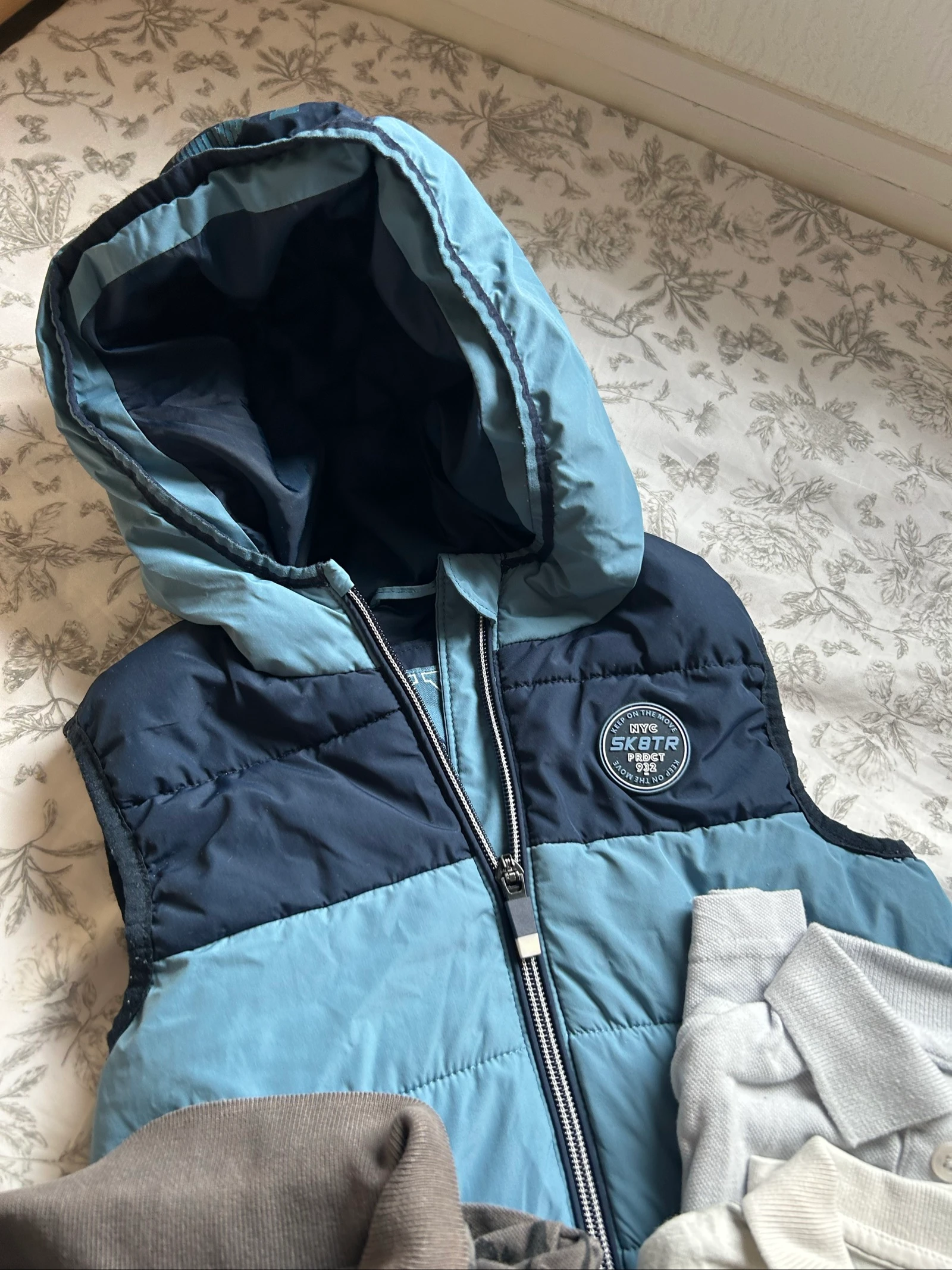 Lot de vêtements taille 4 ans  – photo 6